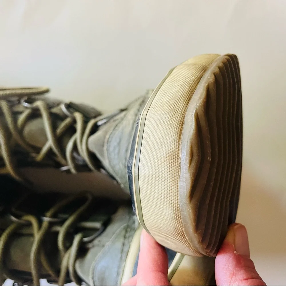 Sorel size 10